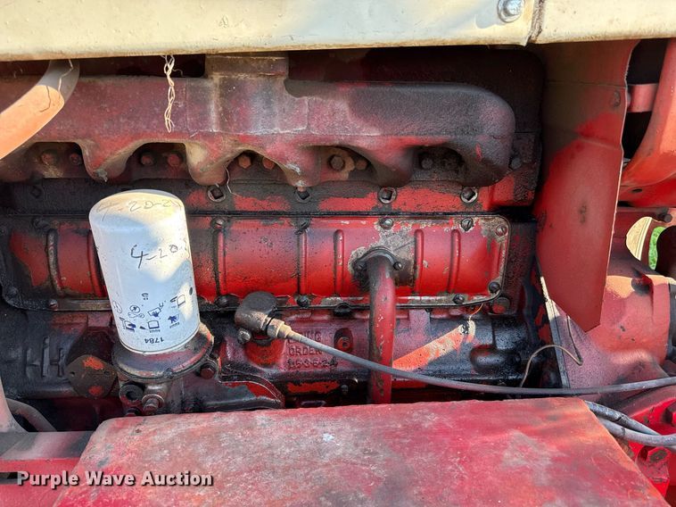 image for item ED4283 1977 International 686 tractor