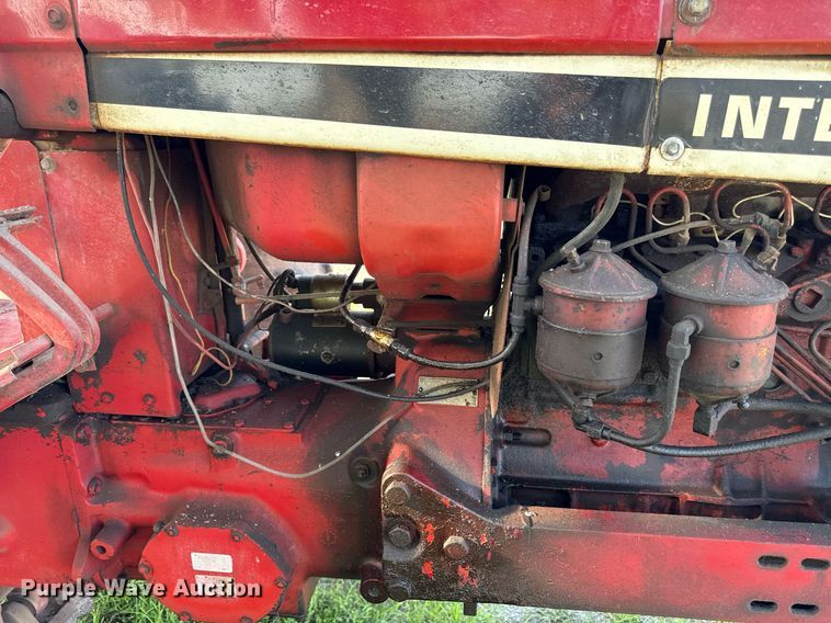 image for item ED4283 1977 International 686 tractor