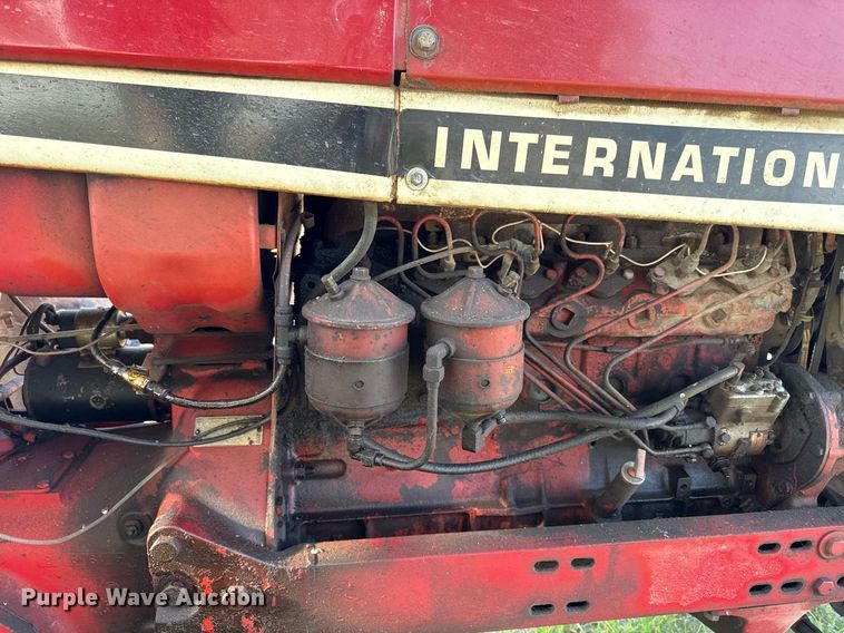 image for item ED4283 1977 International 686 tractor