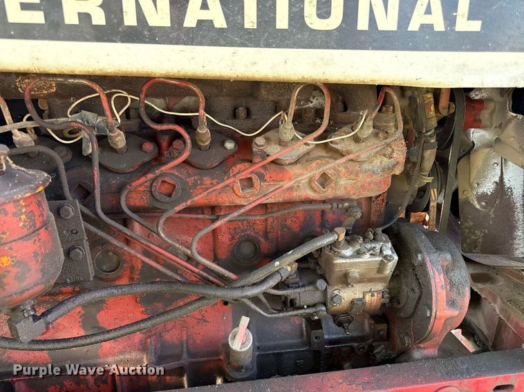 image for item ED4283 1977 International 686 tractor