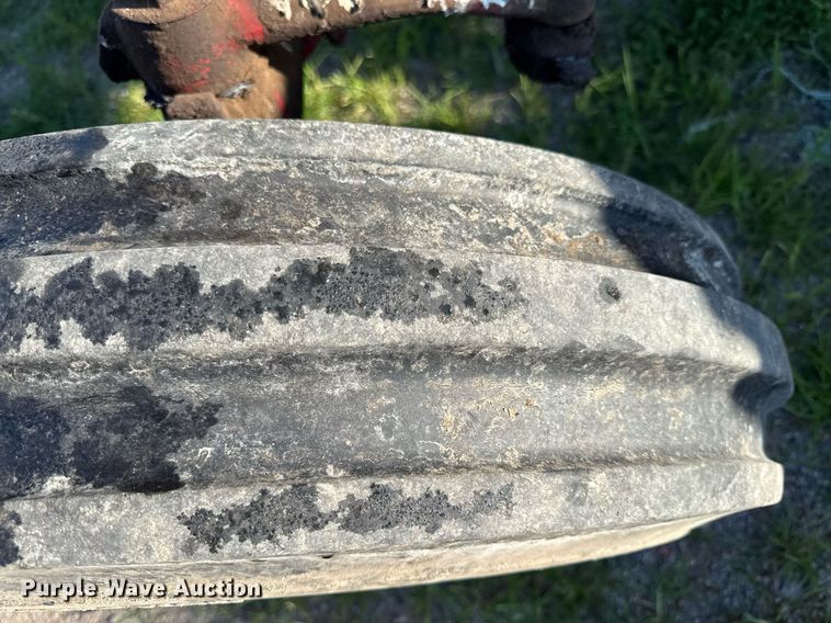 image for item ED4283 1977 International 686 tractor