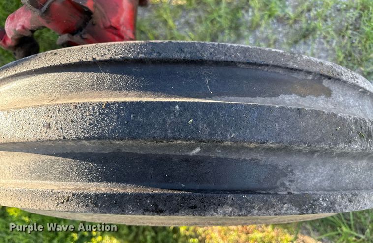 image for item ED4283 1977 International 686 tractor