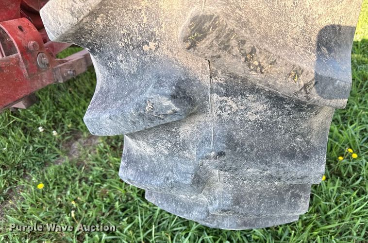 image for item ED4283 1977 International 686 tractor