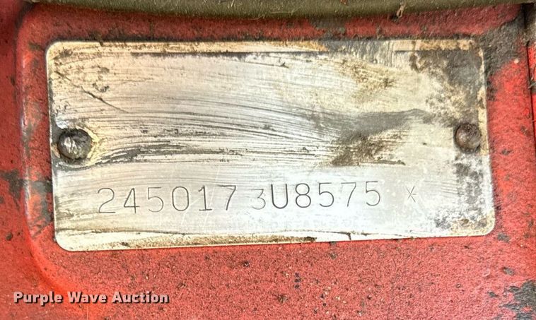 image for item ED4283 1977 International 686 tractor