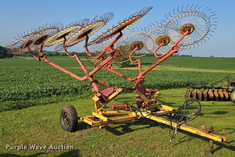 image for item EF1769 New Holland hay rake