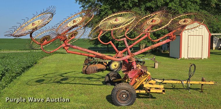 image for item EF1769 New Holland hay rake
