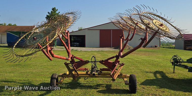 image for item EF1769 New Holland hay rake