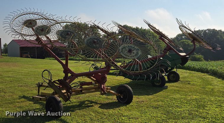 image for item EF1769 New Holland hay rake