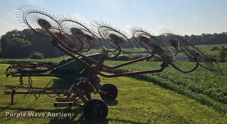 image for item EF1769 New Holland hay rake