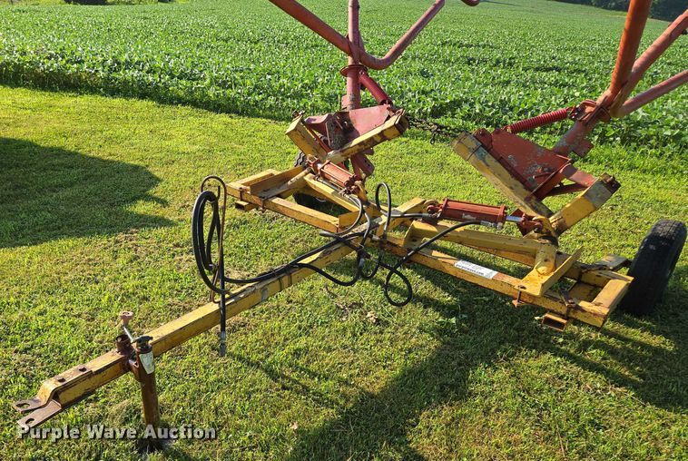 image for item EF1769 New Holland hay rake