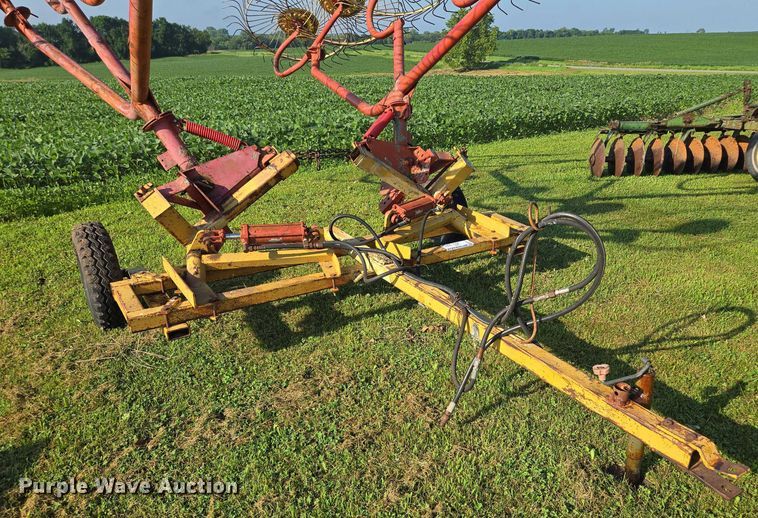 image for item EF1769 New Holland hay rake