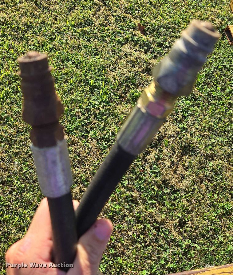 image for item EF1769 New Holland hay rake