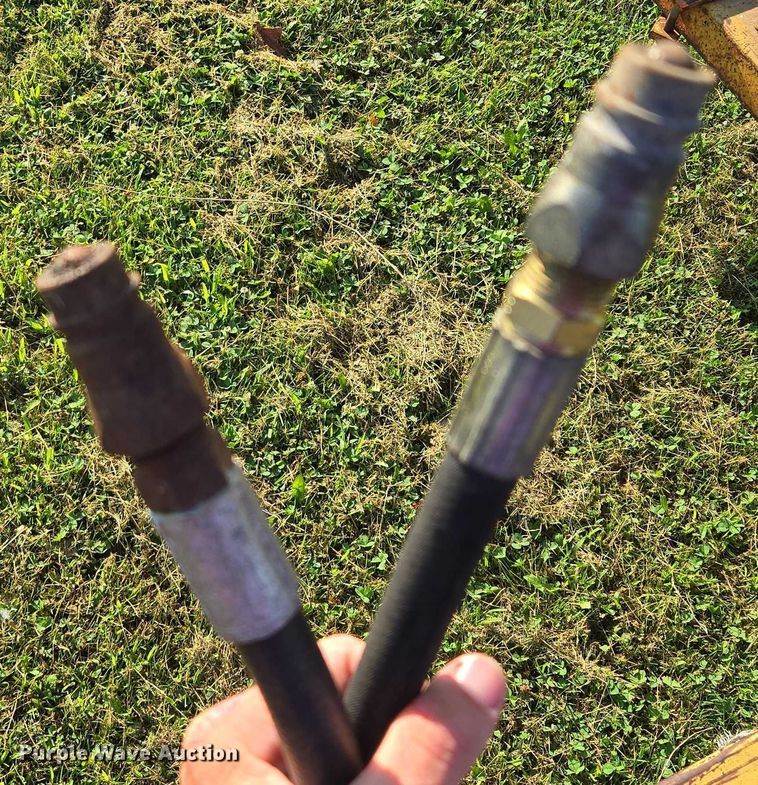 image for item EF1769 New Holland hay rake