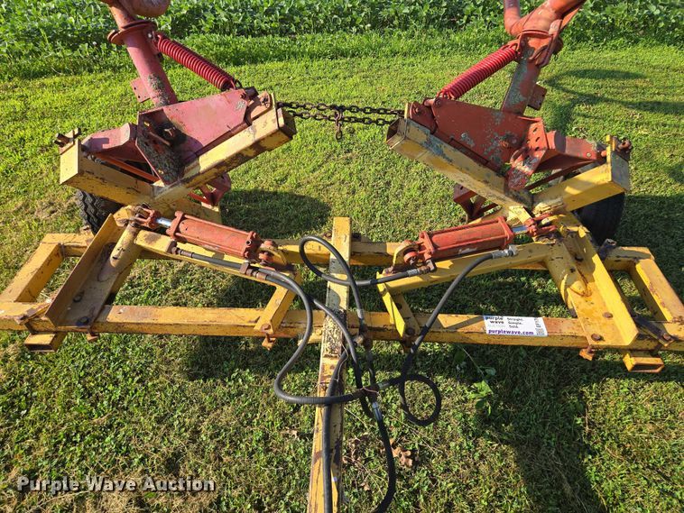 image for item EF1769 New Holland hay rake