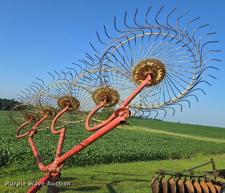 image for item EF1769 New Holland hay rake