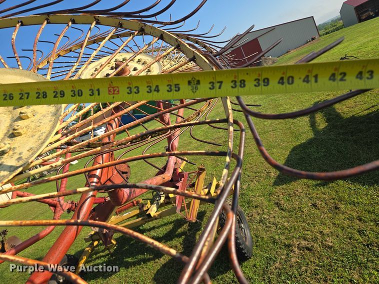 image for item EF1769 New Holland hay rake
