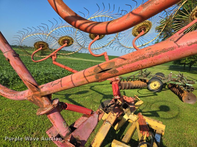 image for item EF1769 New Holland hay rake