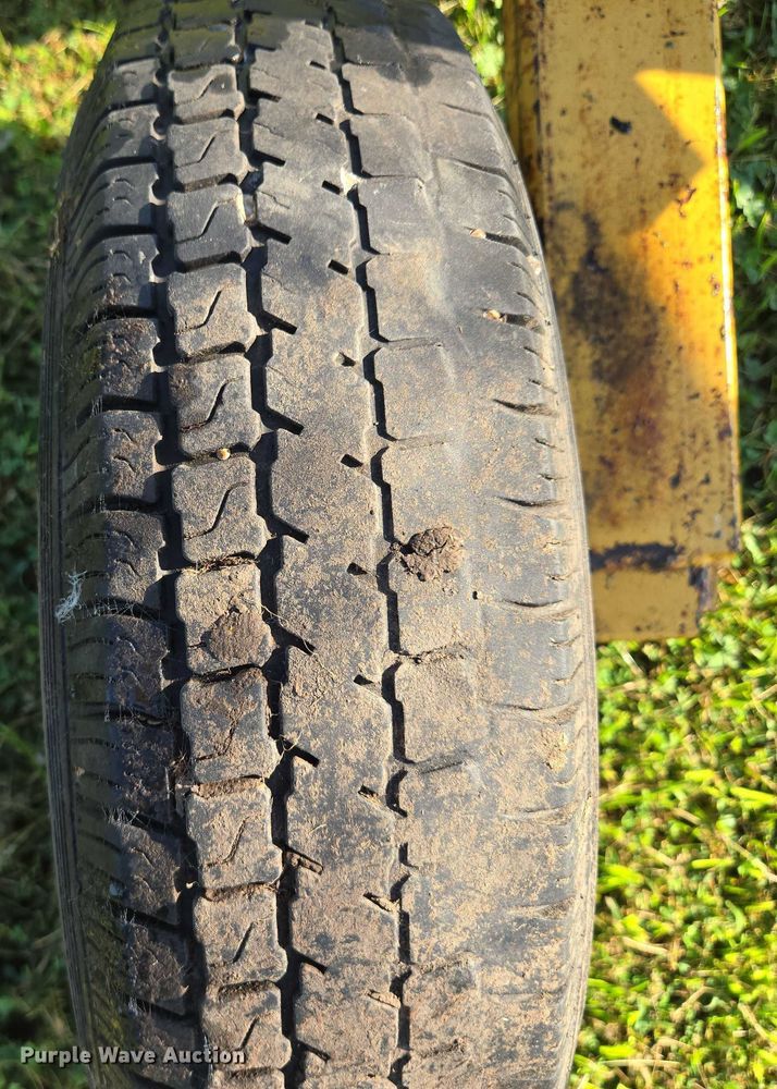 image for item EF1769 New Holland hay rake