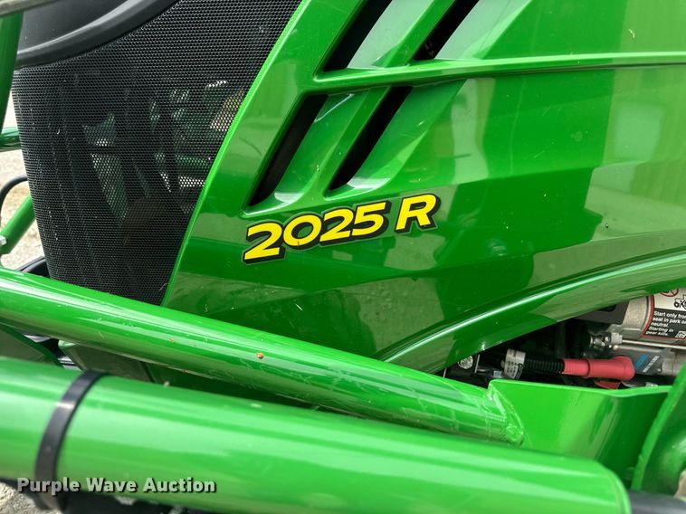 image for item EM2117 2023 John Deere 2025R MFWD tractor