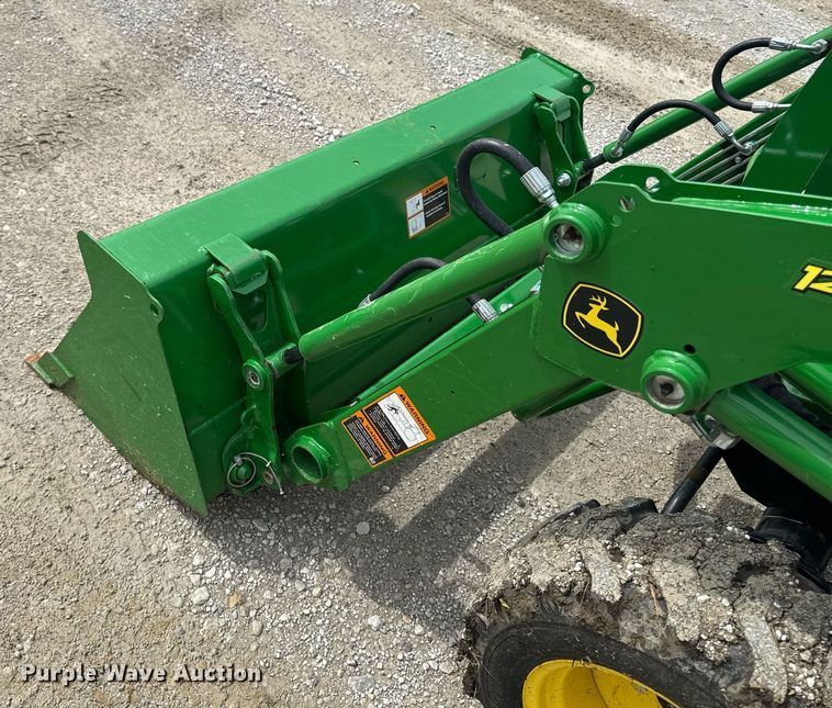 image for item EM2117 2023 John Deere 2025R MFWD tractor