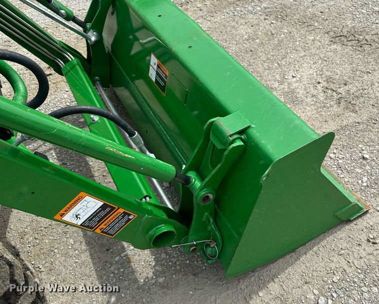 image for item EM2117 2023 John Deere 2025R MFWD tractor