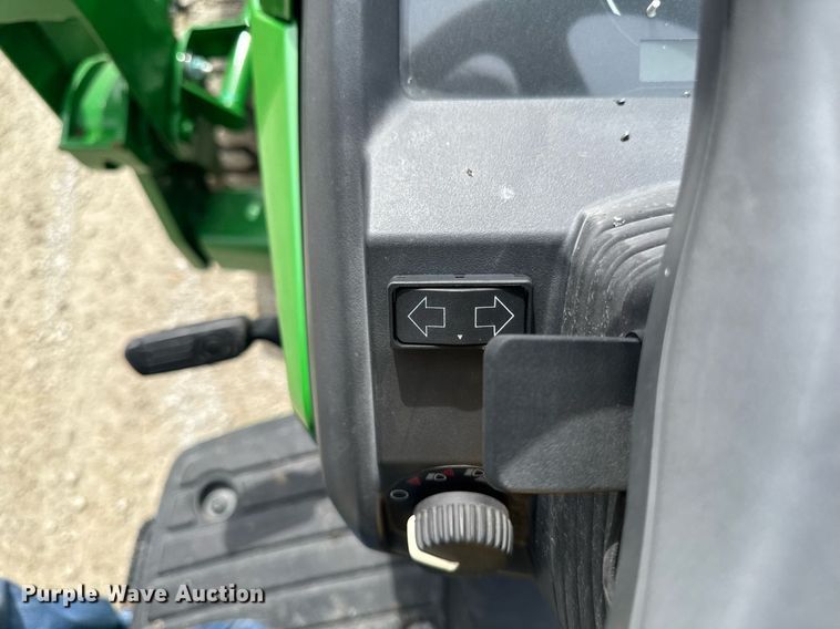 image for item EM2117 2023 John Deere 2025R MFWD tractor