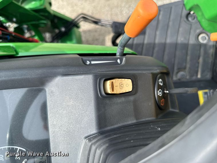 image for item EM2117 2023 John Deere 2025R MFWD tractor