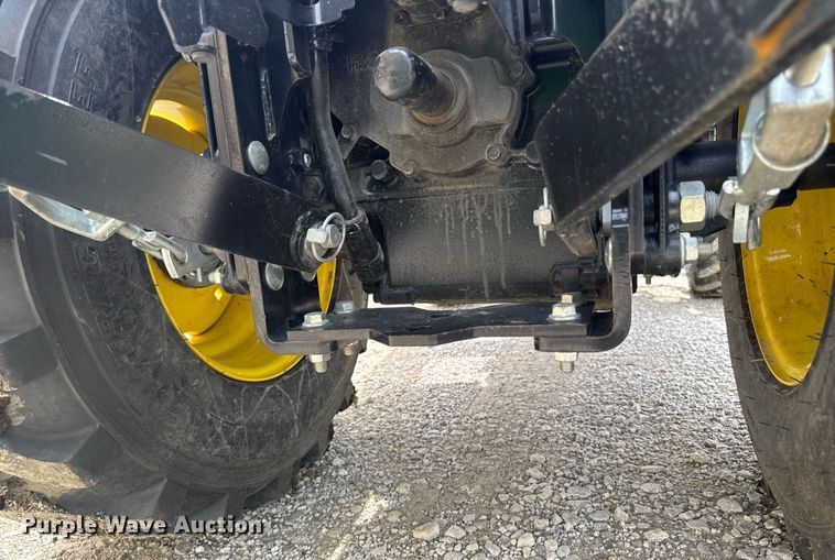 image for item EM2117 2023 John Deere 2025R MFWD tractor