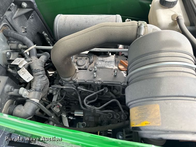 image for item EM2117 2023 John Deere 2025R MFWD tractor