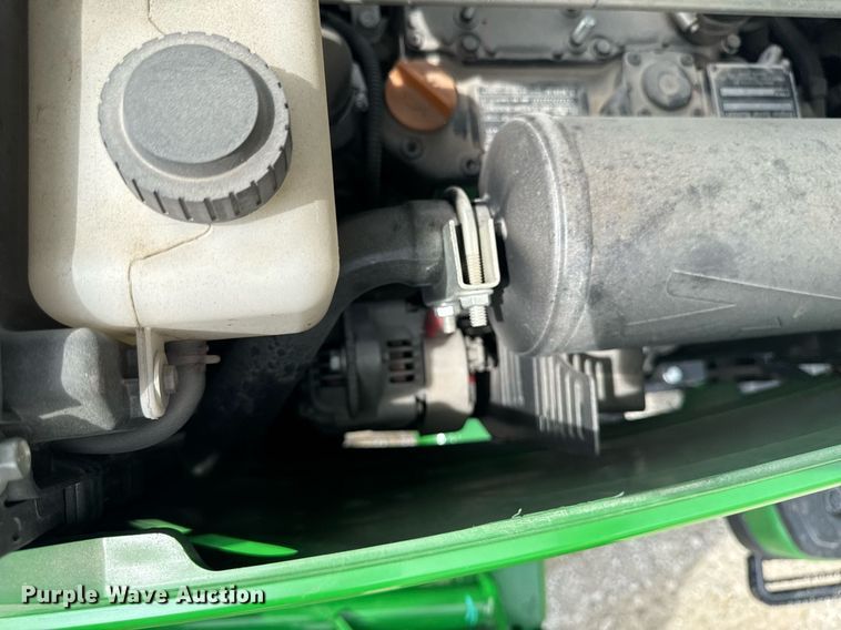 image for item EM2117 2023 John Deere 2025R MFWD tractor