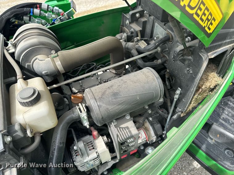 image for item EM2117 2023 John Deere 2025R MFWD tractor