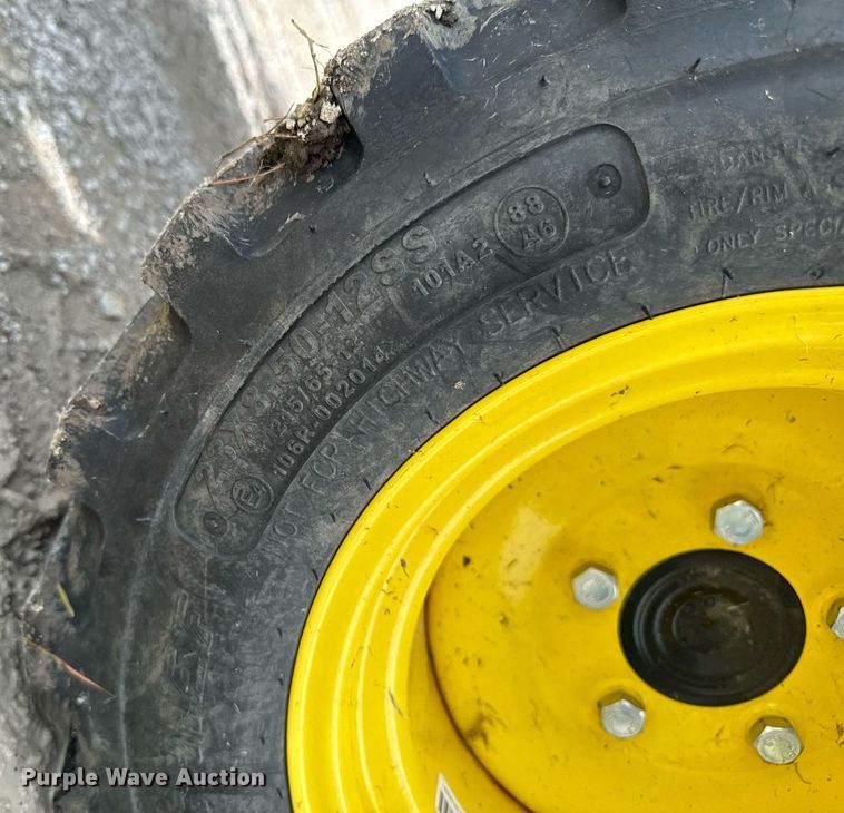 image for item EM2117 2023 John Deere 2025R MFWD tractor