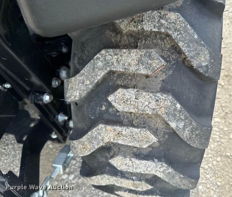 image for item EM2117 2023 John Deere 2025R MFWD tractor