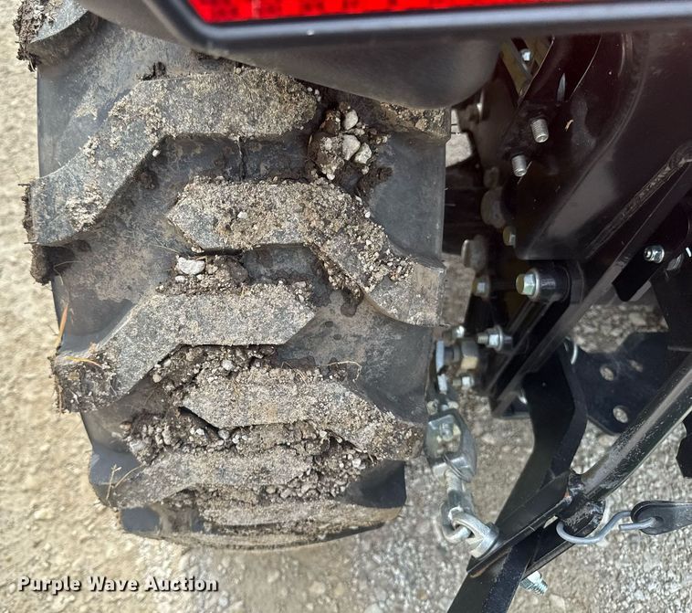 image for item EM2117 2023 John Deere 2025R MFWD tractor