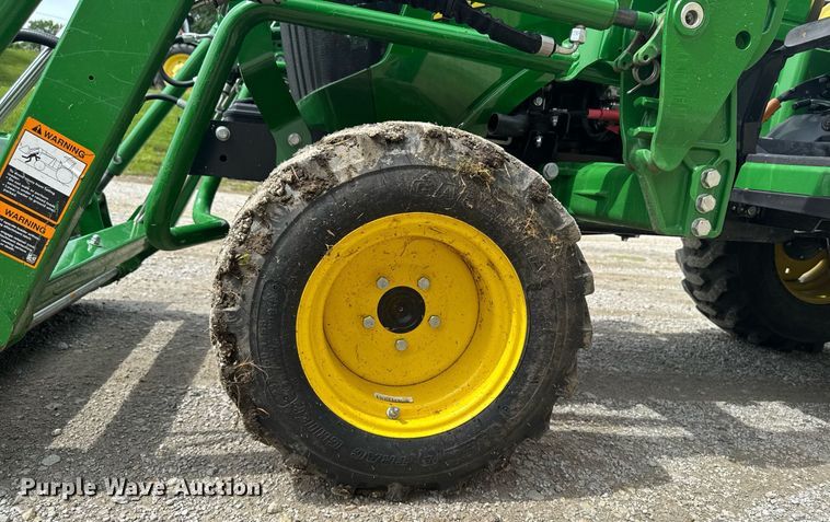 image for item EM2117 2023 John Deere 2025R MFWD tractor