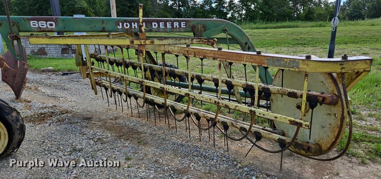 image for item EN2014 John Deere 660 hay rake
