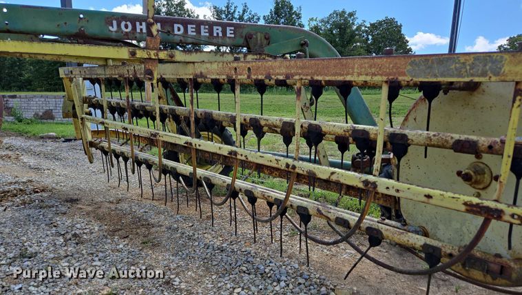 image for item EN2014 John Deere 660 hay rake