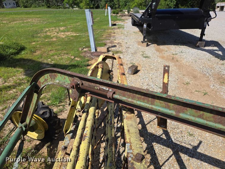 image for item EN2014 John Deere 660 hay rake