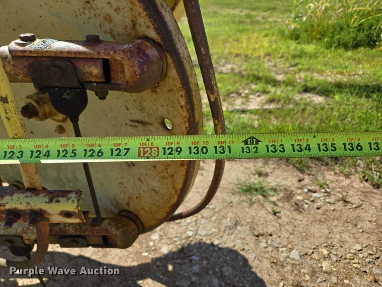 image for item EN2014 John Deere 660 hay rake