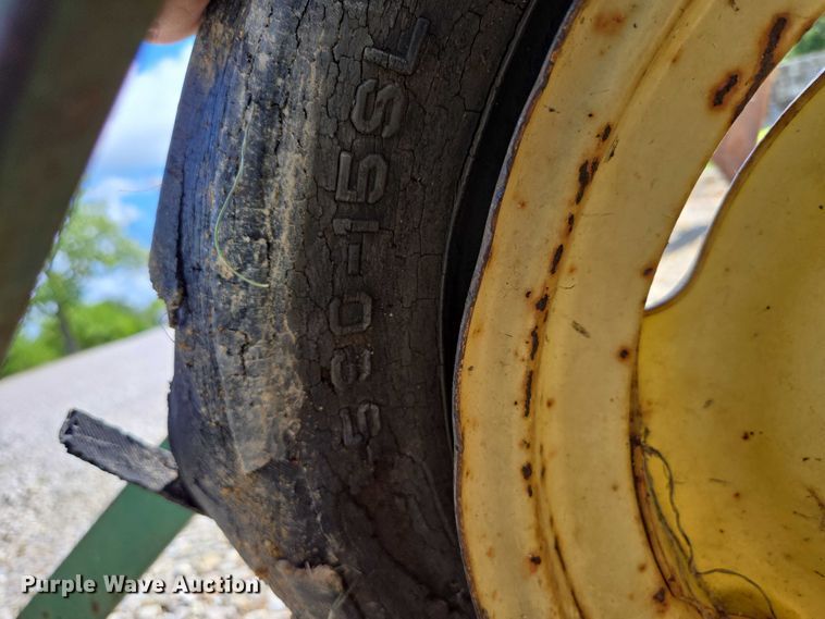 image for item EN2014 John Deere 660 hay rake