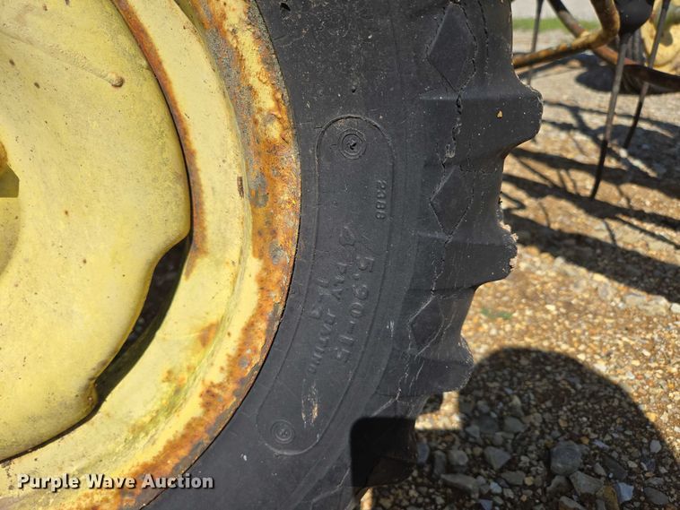 image for item EN2014 John Deere 660 hay rake