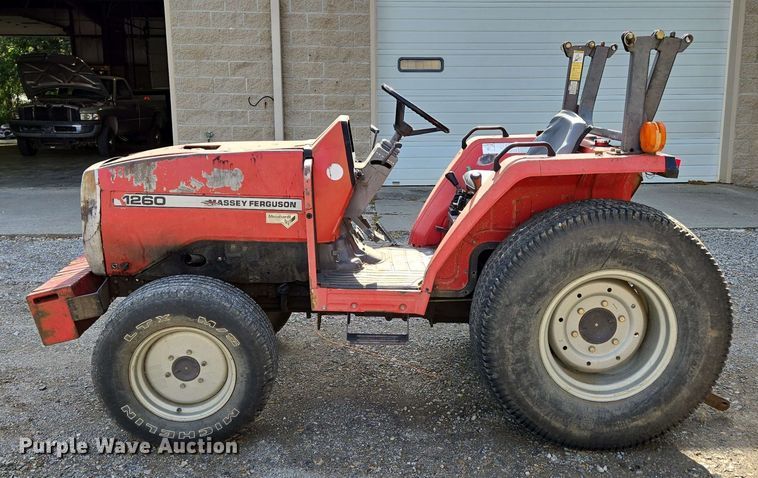 image for item EN3655 1994 Massey Ferguson 1260 MFWD tractor