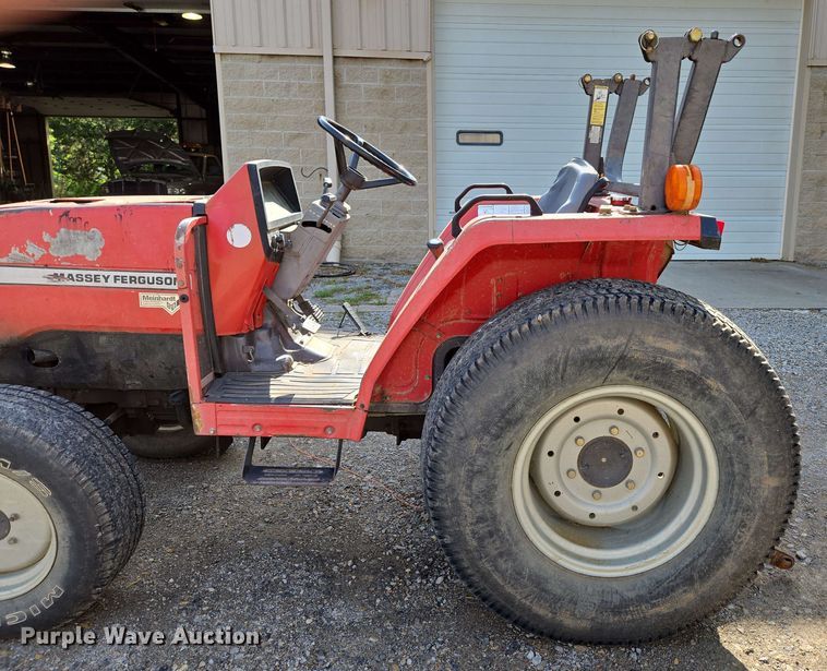 image for item EN3655 1994 Massey Ferguson 1260 MFWD tractor