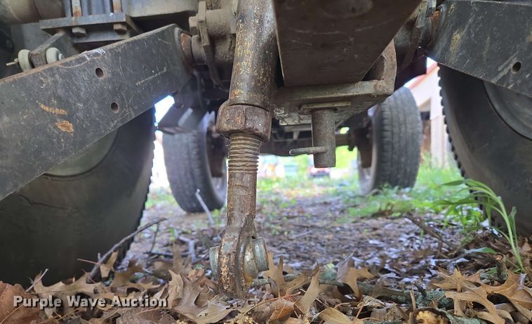 image for item EN3655 1994 Massey Ferguson 1260 MFWD tractor