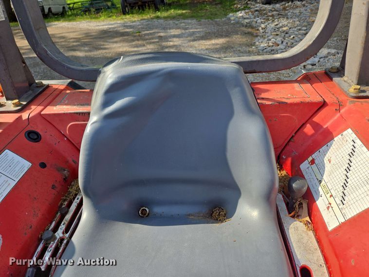 image for item EN3655 1994 Massey Ferguson 1260 MFWD tractor