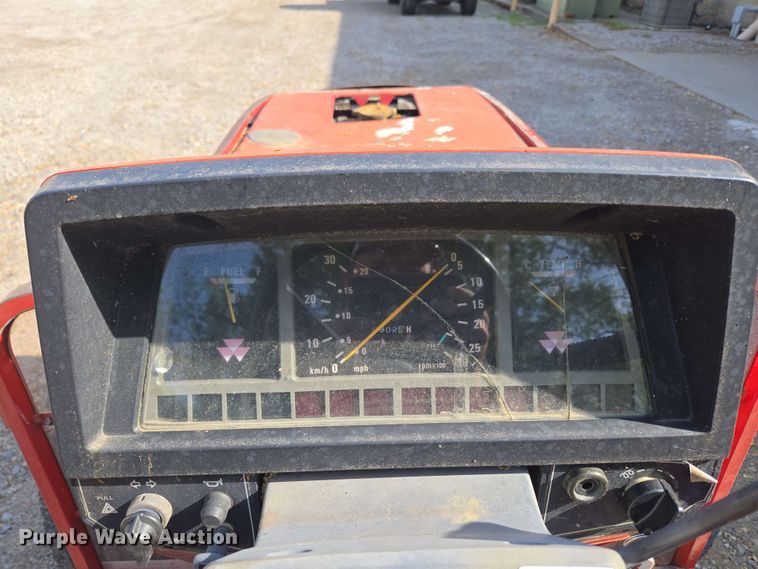 image for item EN3655 1994 Massey Ferguson 1260 MFWD tractor