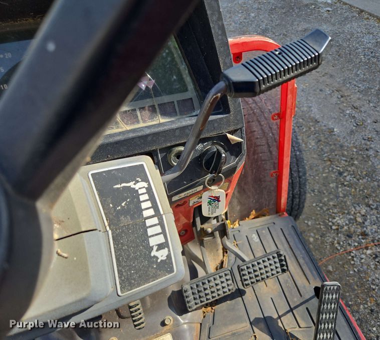 image for item EN3655 1994 Massey Ferguson 1260 MFWD tractor