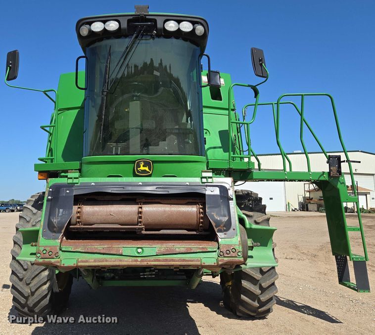 image for item EN8220 2009 John Deere 9870 STS combine