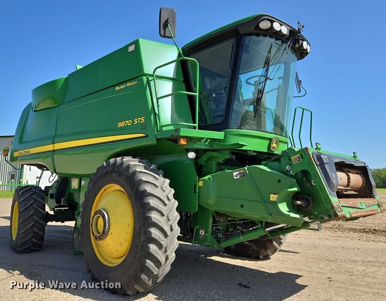 image for item EN8220 2009 John Deere 9870 STS combine