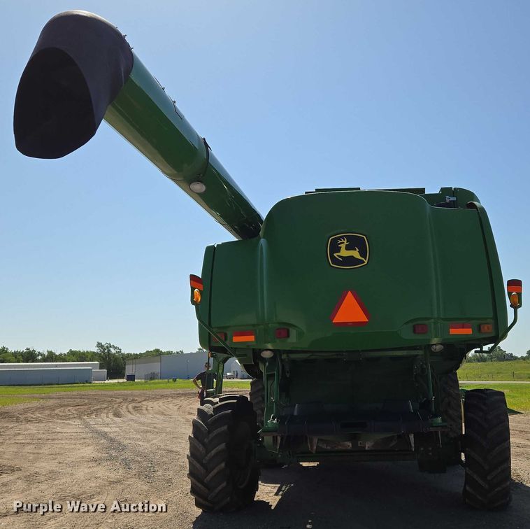 image for item EN8220 2009 John Deere 9870 STS combine